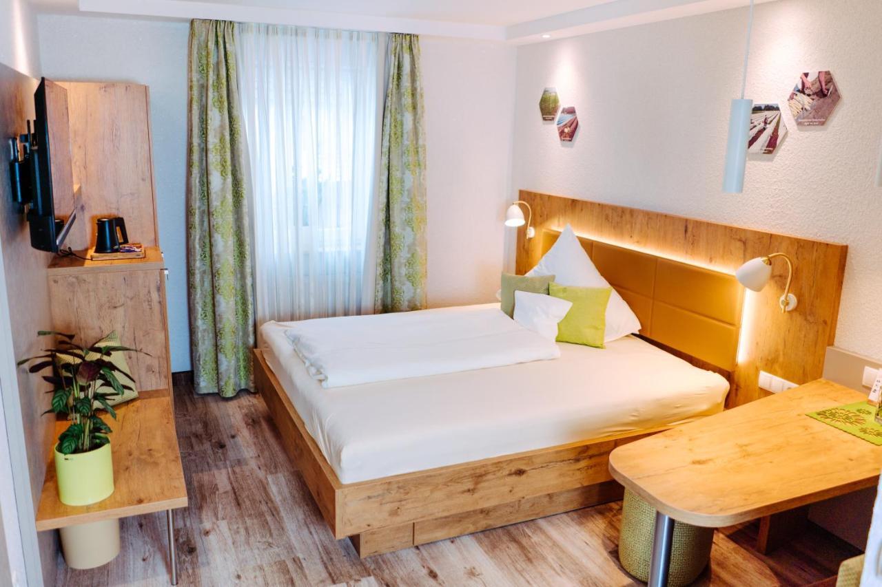 Garni-Hotel Goldenes Lamm Dudenhofen Zewnętrze zdjęcie