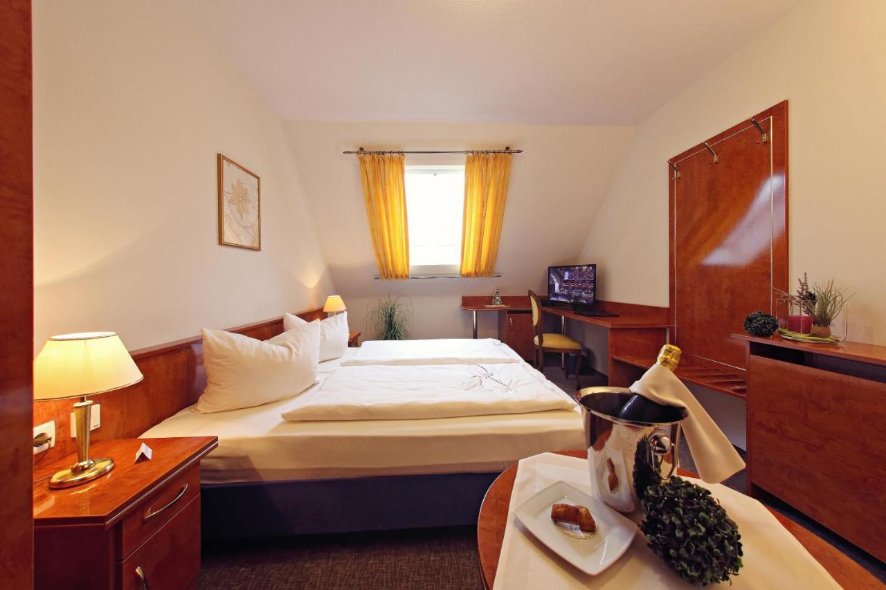 Garni-Hotel Goldenes Lamm Dudenhofen Pokój zdjęcie